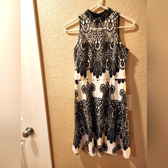 Kensie Dresses & Skirts - KENSIE Women's Black-White Sleeveless Halter Illusion Lace Embroidered Dress 4